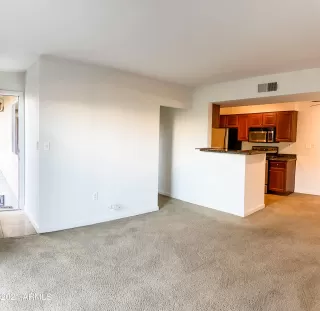 Photo #4: 6333634 Listing