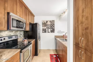 Photo #6: 6334375 Listing