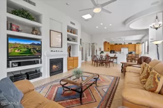 Photo #5: 6334559 Listing