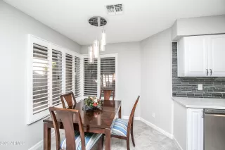 Photo #4: 6334587 Listing