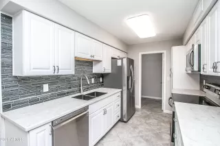 Photo #6: 6334587 Listing