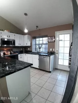 Photo #4: 6334920 Listing