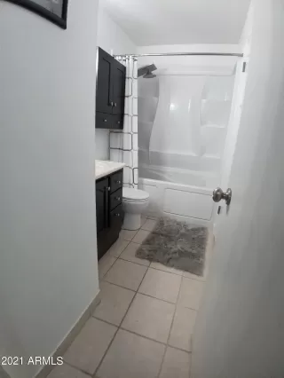 Photo #5: 6334920 Listing