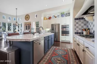 Photo #6: 6334957 Listing