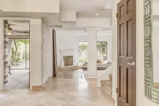Photo #2: 6335137 Listing