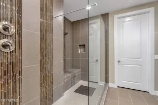 Photo #2: 6335143 Listing