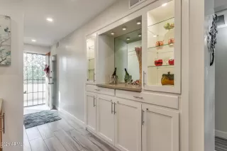 Photo #2: 6335221 Listing