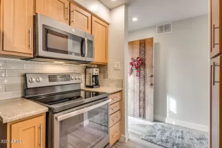 Photo #4: 6335221 Listing