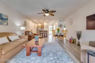 Photo #6: 6335221 Listing