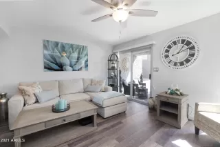 Photo #6: 6335377 Listing