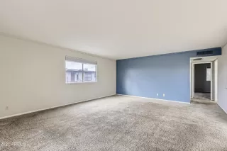 Photo #4: 6335379 Listing