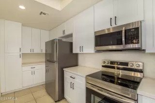 Photo #6: 6335762 Listing