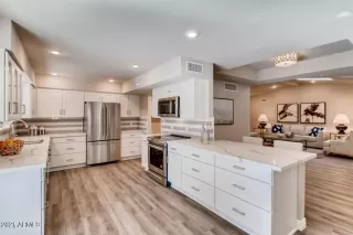 Photo #6: 6335794 Listing