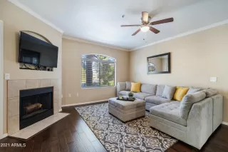 Photo #4: 6335827 Listing