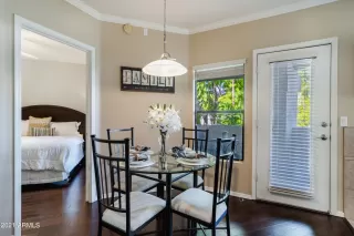 Photo #5: 6335827 Listing