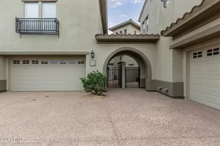 Photo #2: 6335869 Listing