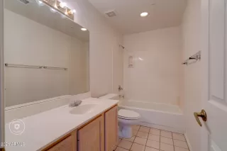 Photo #5: 6335942 Listing