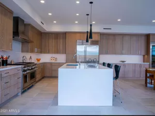 Photo #3: 6336696 Listing