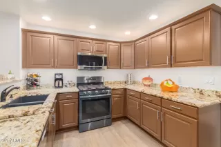 Photo #6: 6336706 Listing 