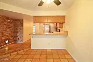 Photo #5: 6337116 Listing