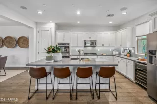 Photo #3: 6337208 Listing