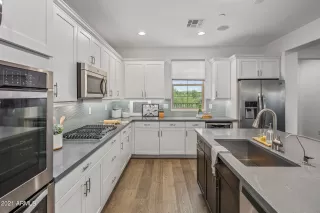 Photo #4: 6337208 Listing