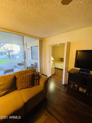 Photo #6: 6337382 Listing