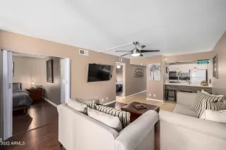 Photo #5: 6337516 Listing