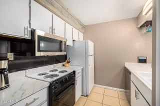 Photo #6: 6337516 Listing