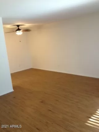 Photo #5: 6337921 Listing