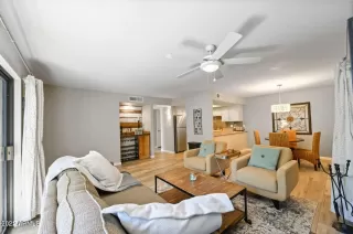 Photo #6: 6338014 Listing 