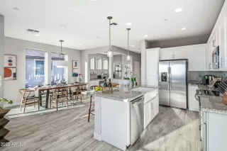 Photo #4: 6338157 Listing
