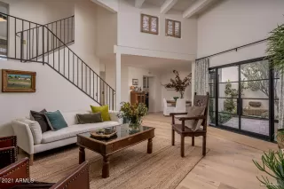 Photo #2: 6338188 Listing