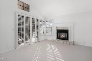 Photo #4: 6338222 Listing