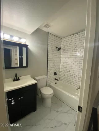 Photo #4: 6338231 Listing