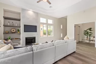 Photo #3: 6338247 Listing