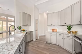 Photo #6: 6338247 Listing