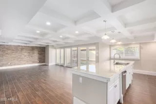 Photo #2: 6338457 Listing 