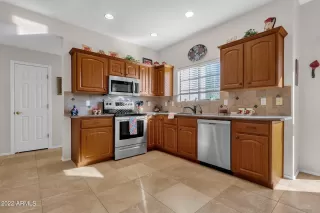 Photo #2: 6338535 Listing
