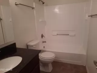 Photo #4: 6338613 Listing