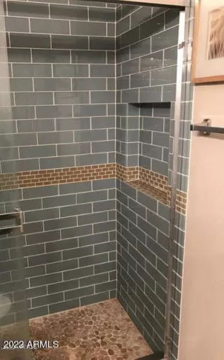 Photo #6: 6338844 Listing