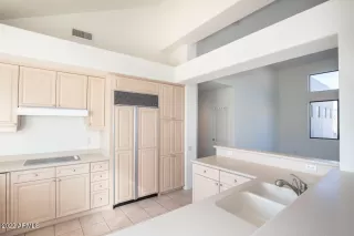 Photo #3: 6338965 Listing