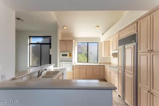 Photo #4: 6338965 Listing