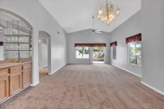 Photo #4: 6339248 Listing