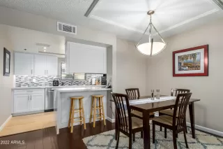 Photo #5: 6339253 Listing