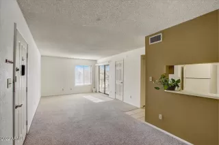 Photo #2: 6339494 Listing