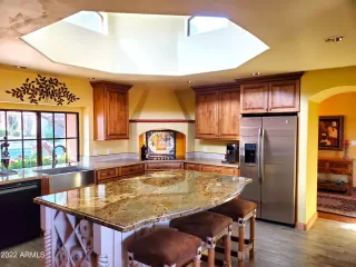Photo #4: 6339592 Listing