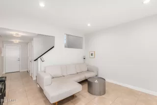 Photo #4: 6339639 Listing