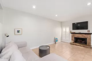 Photo #5: 6339639 Listing