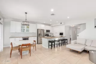 Photo #6: 6339639 Listing